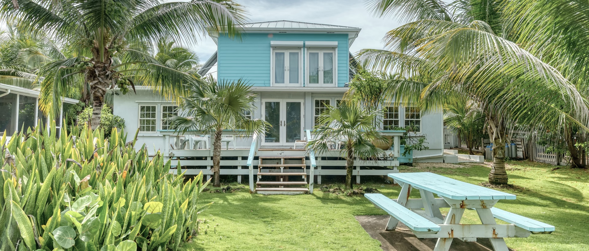 4 Bed Oceanfront Rental In West Bay