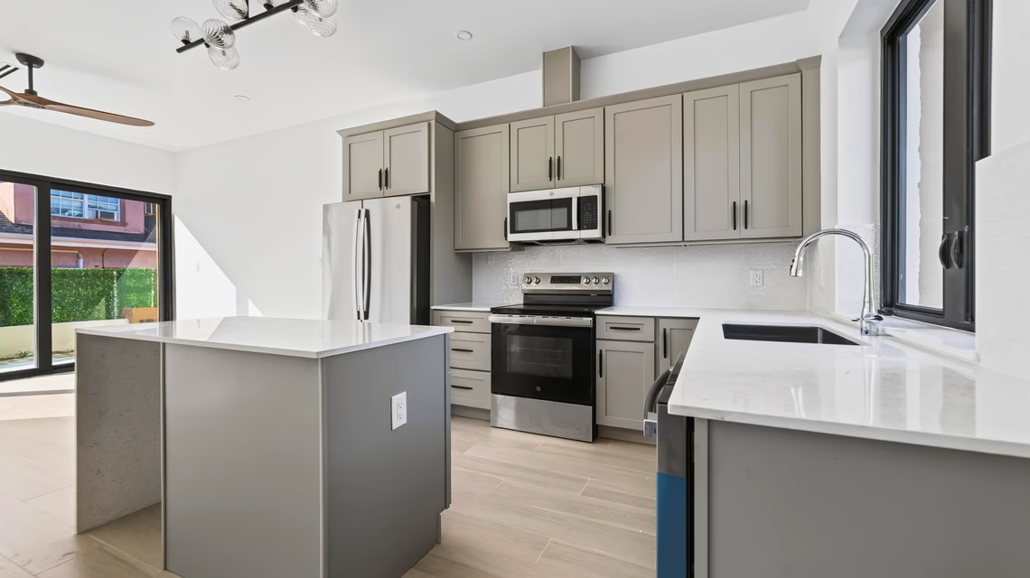 Sorelle - Brand New 1 Bed / 1.5 Bath Condo