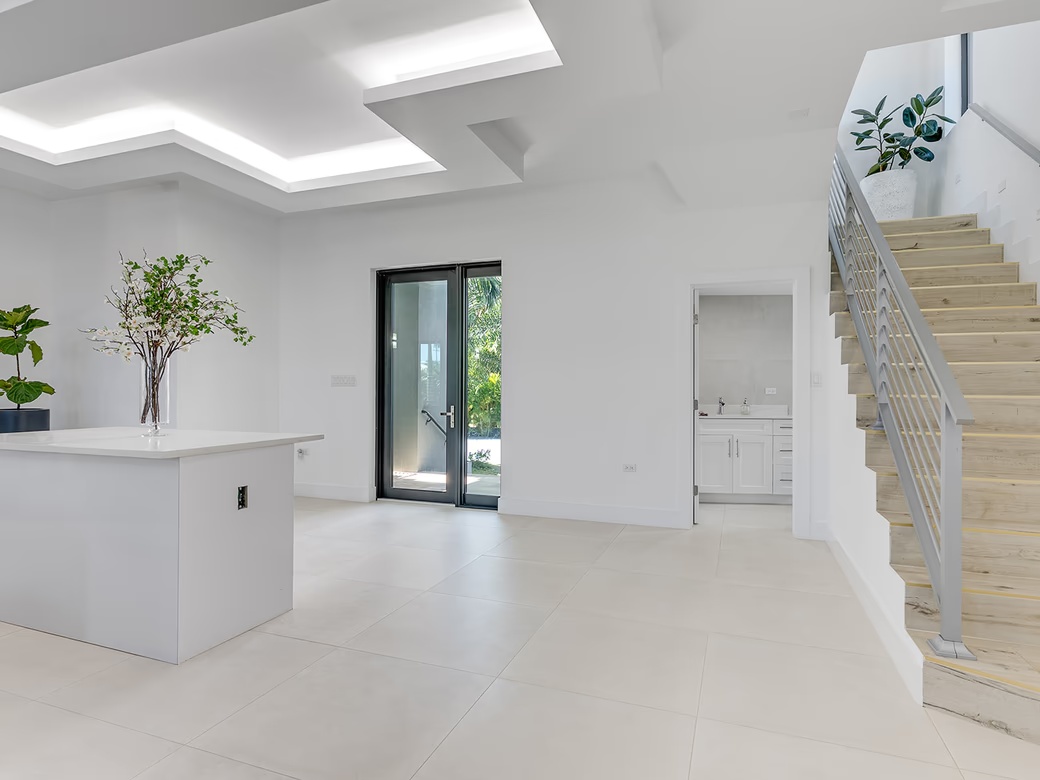 Royal Palms - 5 Bedroom Estate W/rental Unit