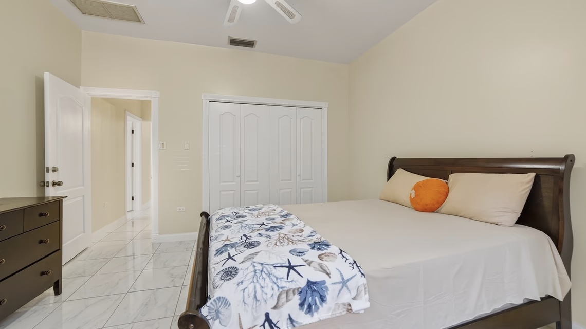 Savannah | Single Family Home W/ Den And Large Yard - Available November 5th