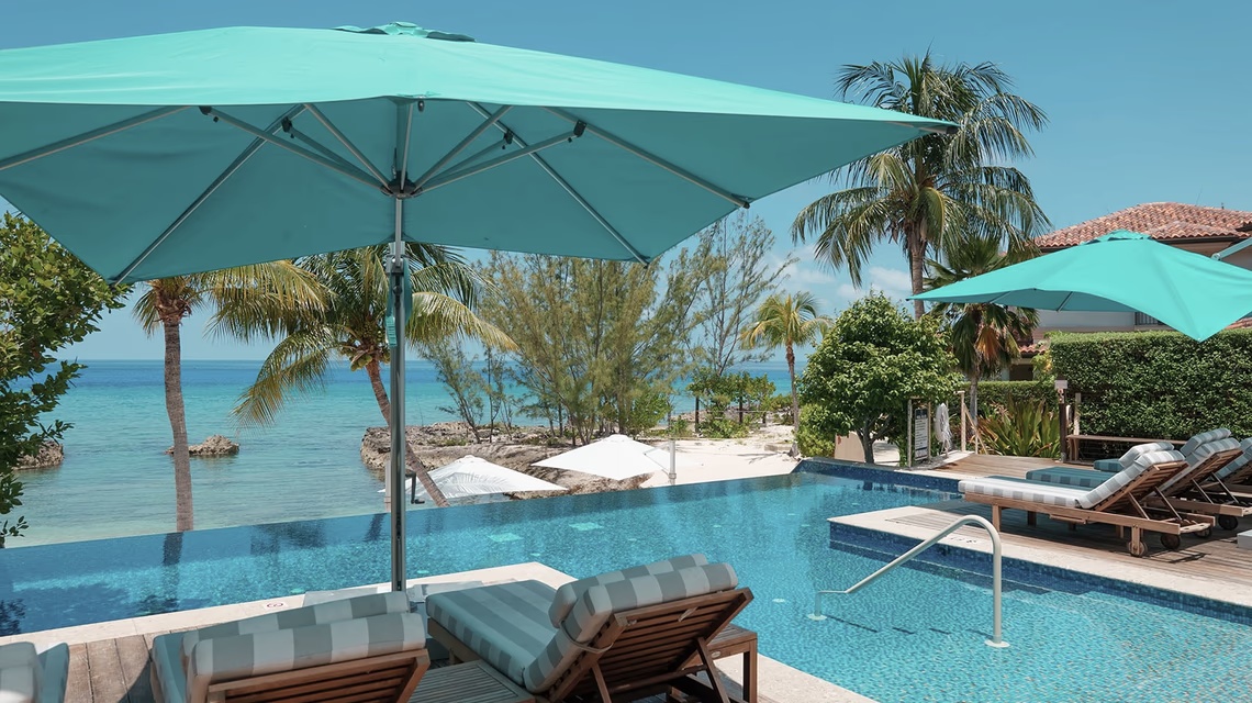 Casa Luna - Beachfront Paradise