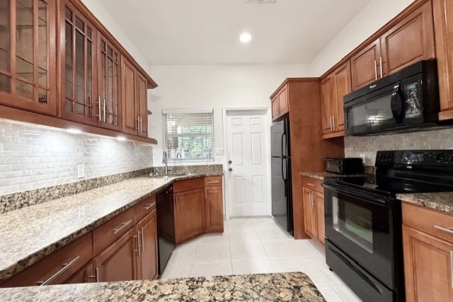 3 Bed Rental On Red Robin Dr