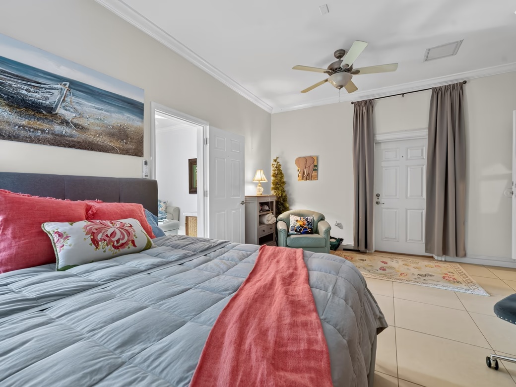Savannah Newlands Family Home With Pool, Outside Bar & Income - Generating Guest Suite