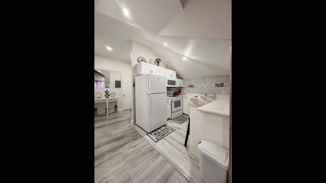 All Inclusive Rental, 2 Bed / 2 Bath - Savannah