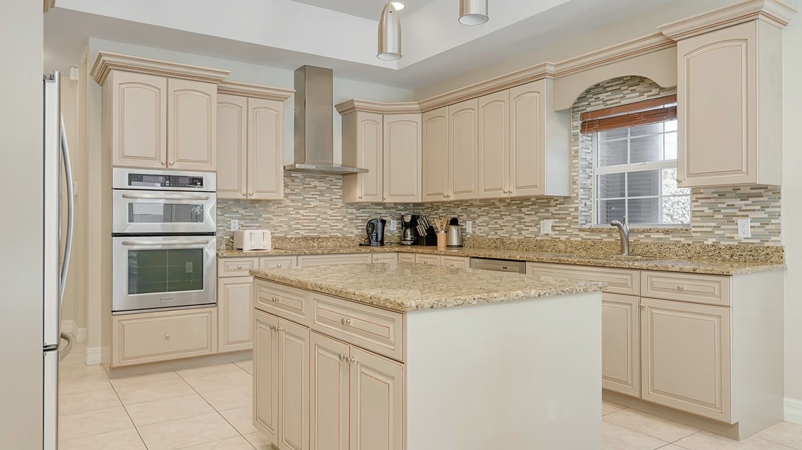South Sound 4 Bed Single Family Home W/ Pool In Gated Community