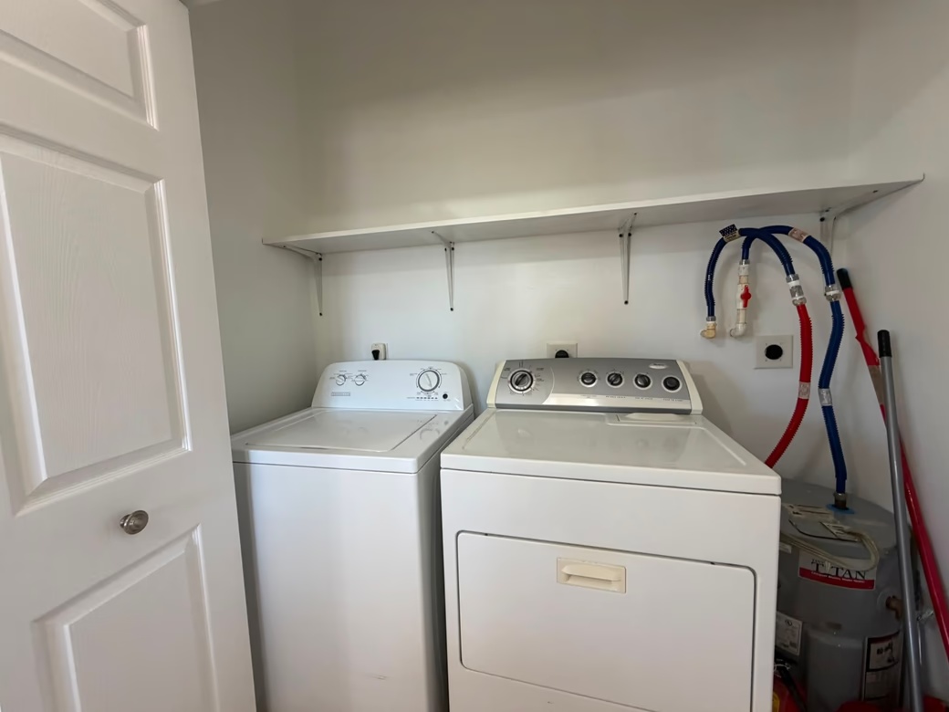 Fully Remodeled 2br Apartment In West Bay