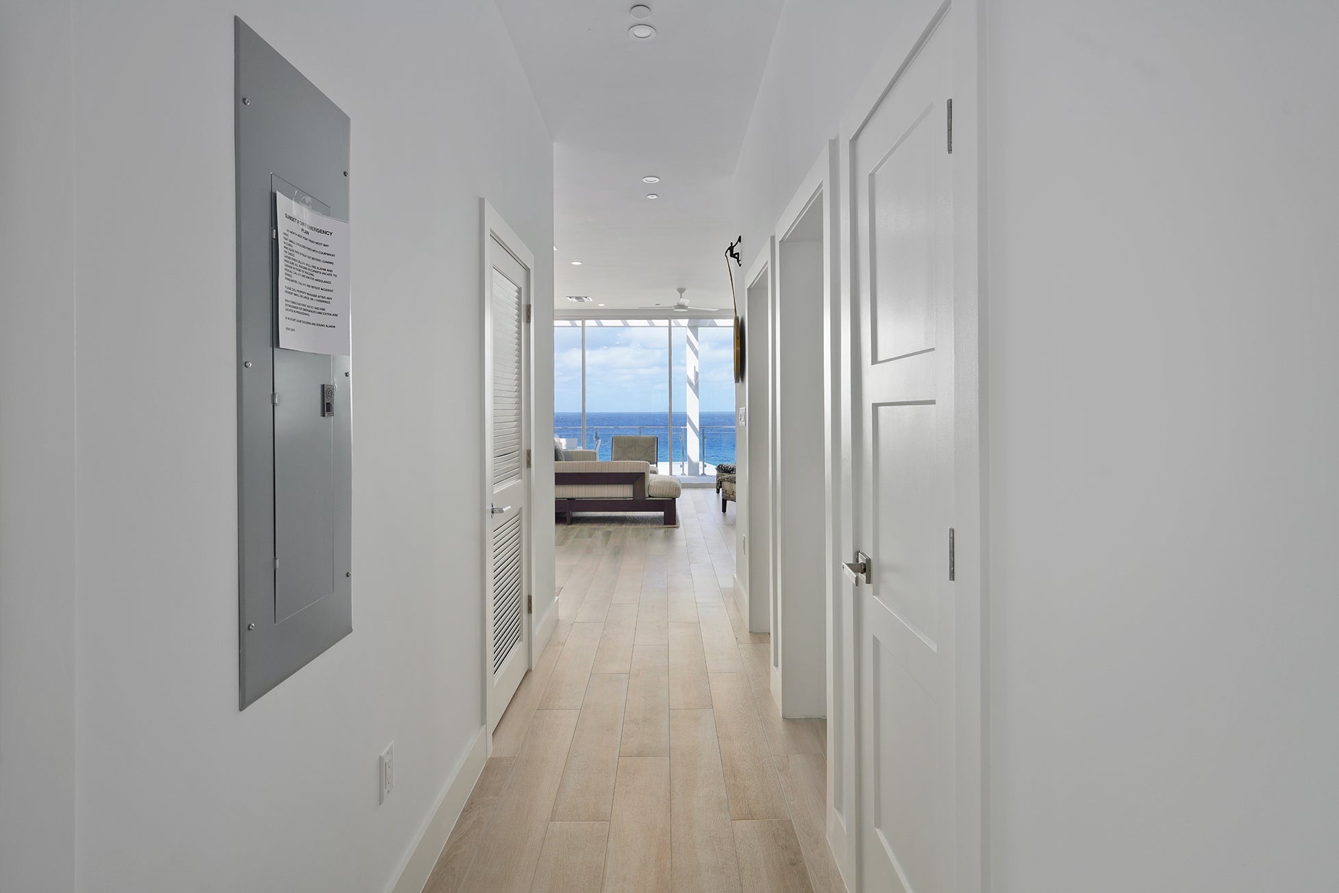 SUNSET POINT - SIGNATURE PENTHOUSE WITH VENDOR FINANCING! #25, KY