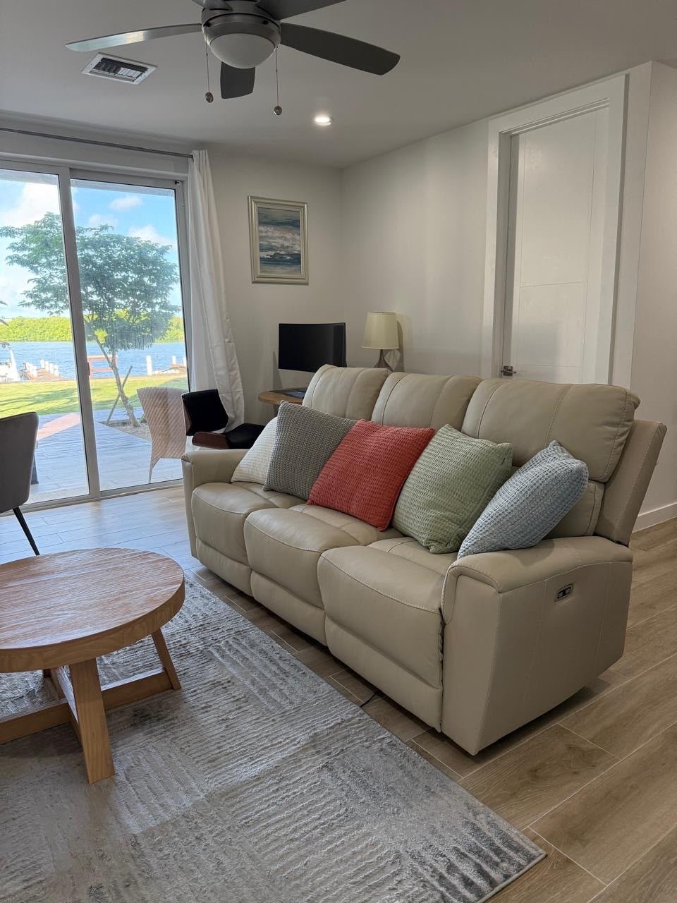 Ocean Crest 1 Bedroom Rental With Boat Dock