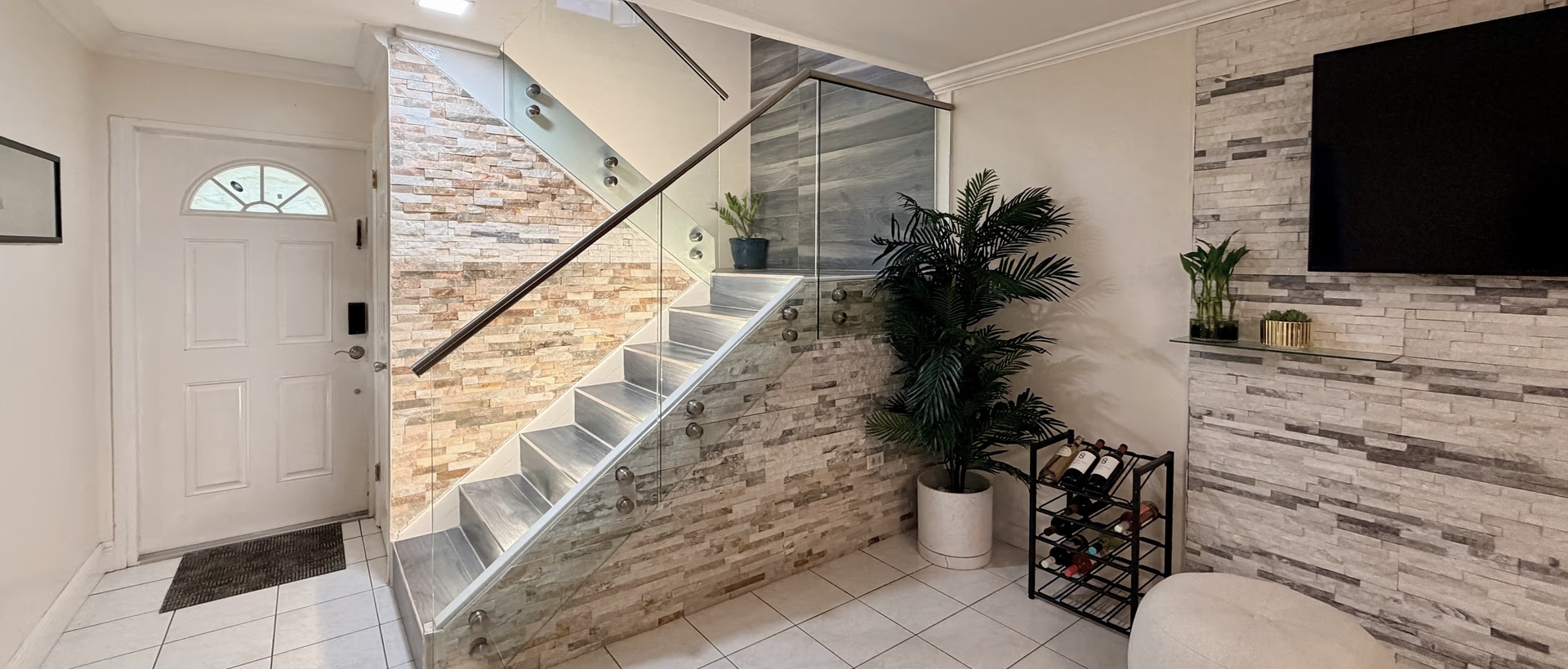 Tropical Haven - Remodeled 3 Bedroom Condo!