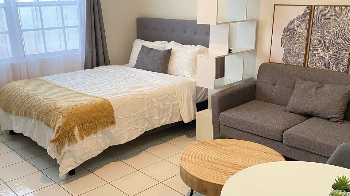 Private Efficiency 1 Bed Apt. — All Inclusive 1750