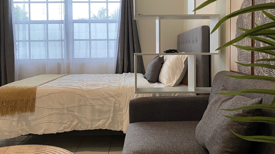 Private Efficiency 1 Bed Apt. — All Inclusive 1750