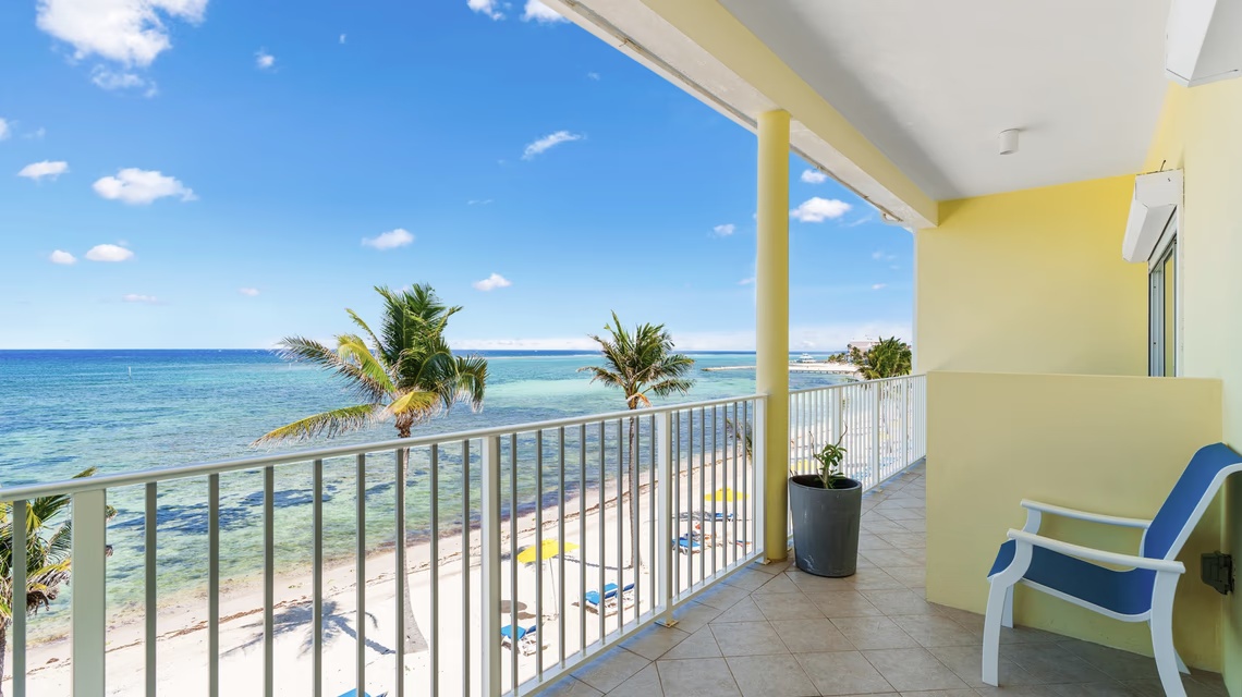 Castaway Cove Beachfront - 2 Bed, 2 Bath, A And B Lock Off Unit