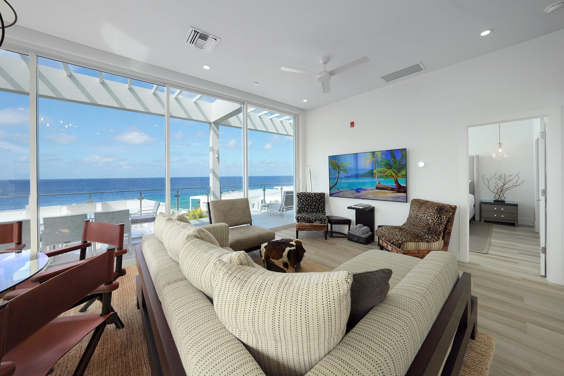 SUNSET POINT - SIGNATURE PENTHOUSE WITH VENDOR FINANCING! #25, KY