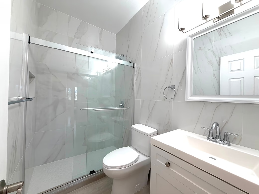 Fully Remodeled 2br Apartment In West Bay