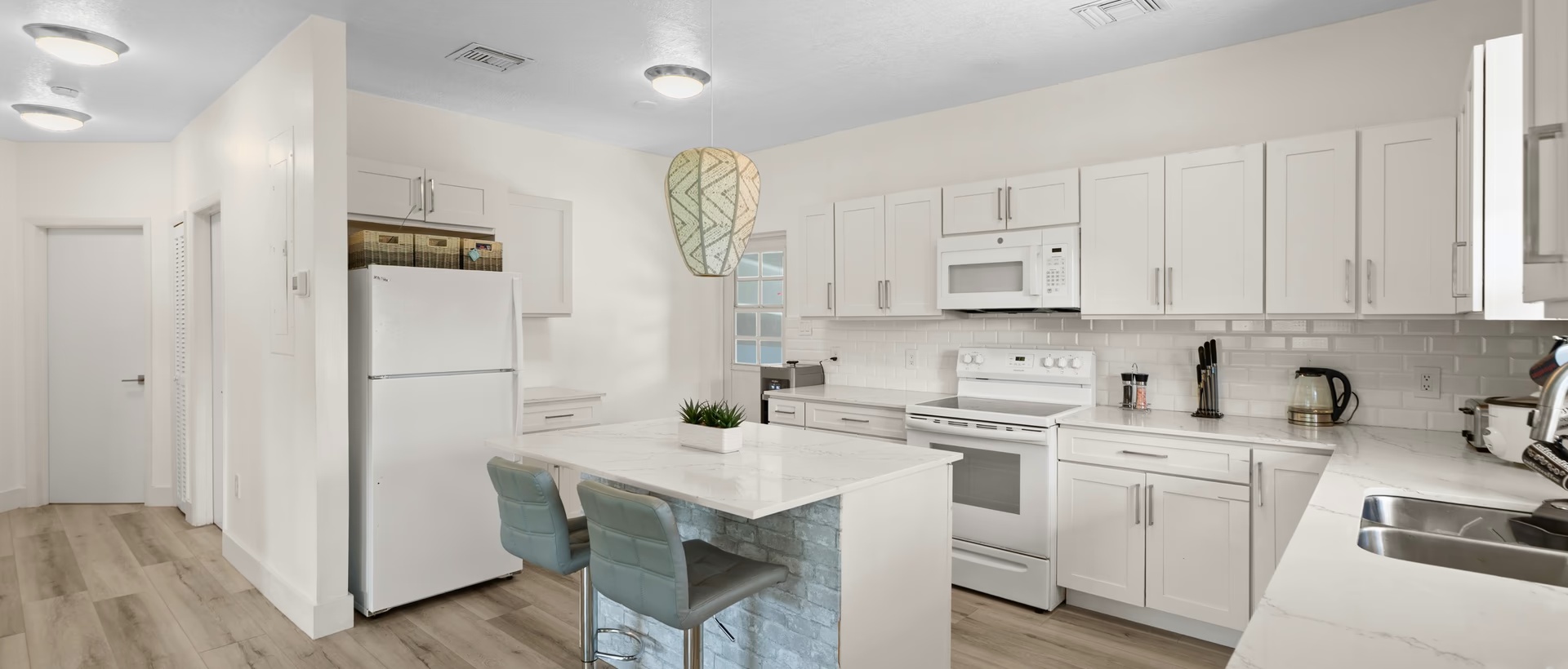 Beach Bay Duplex - X2 Homes. Both 2 Bed, 2 Bath With Double Garages