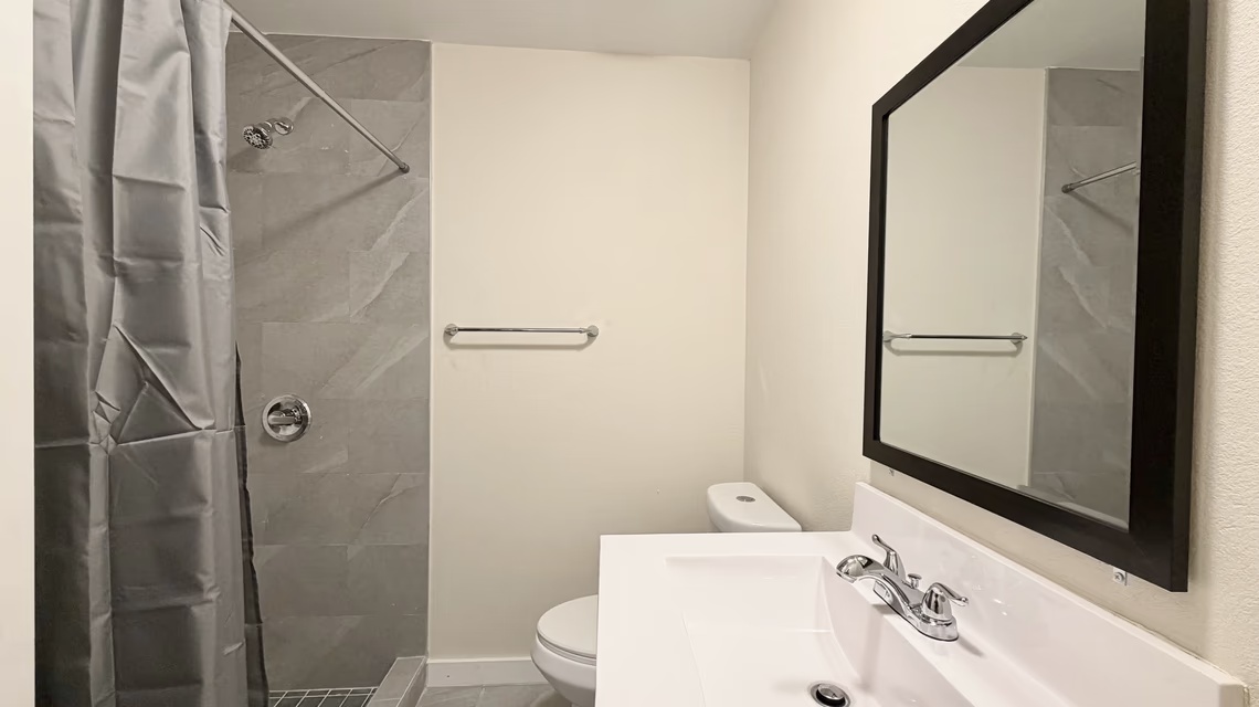 2 Bed / 2 Bath Rental Conveniently Located In G.t