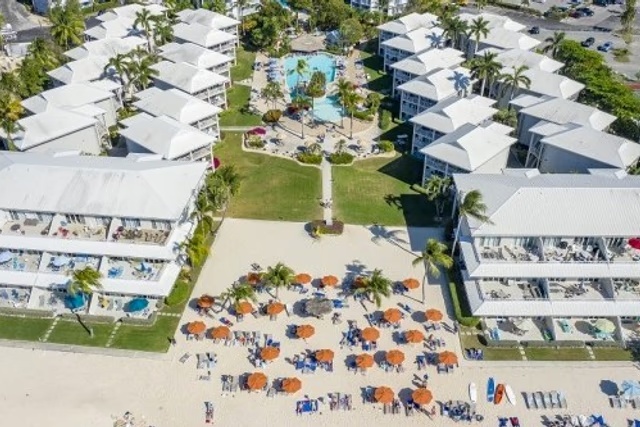 Sunset Cove Beachfront 2 Bed. Avail 1st Dec