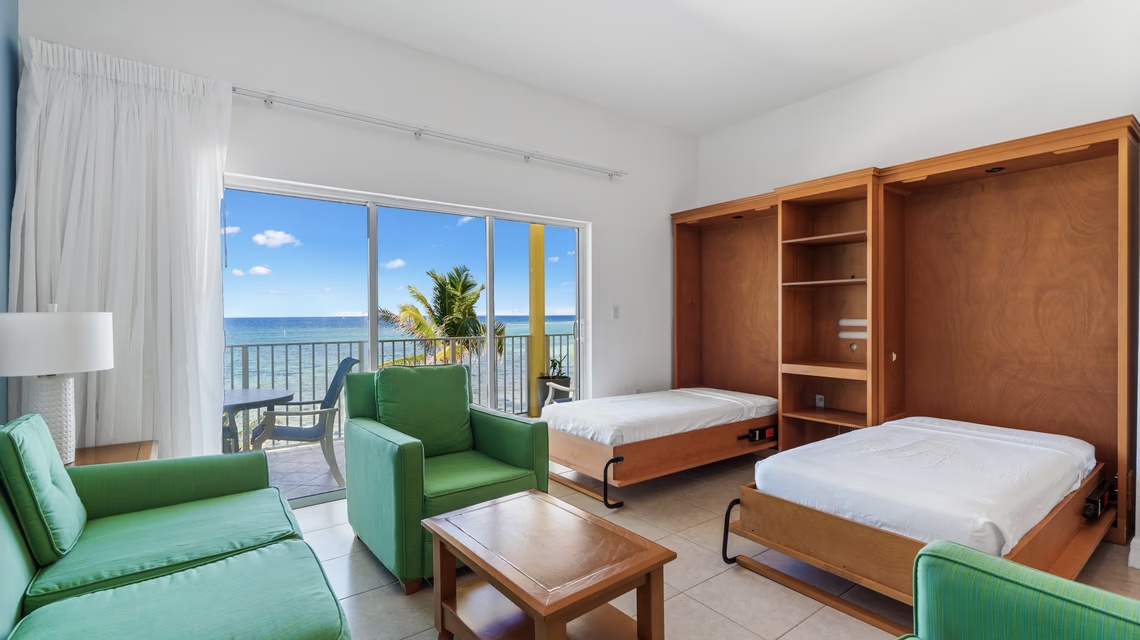 Castaway Cove Beachfront - 2 Bed, 2 Bath, A And B Lock Off Unit
