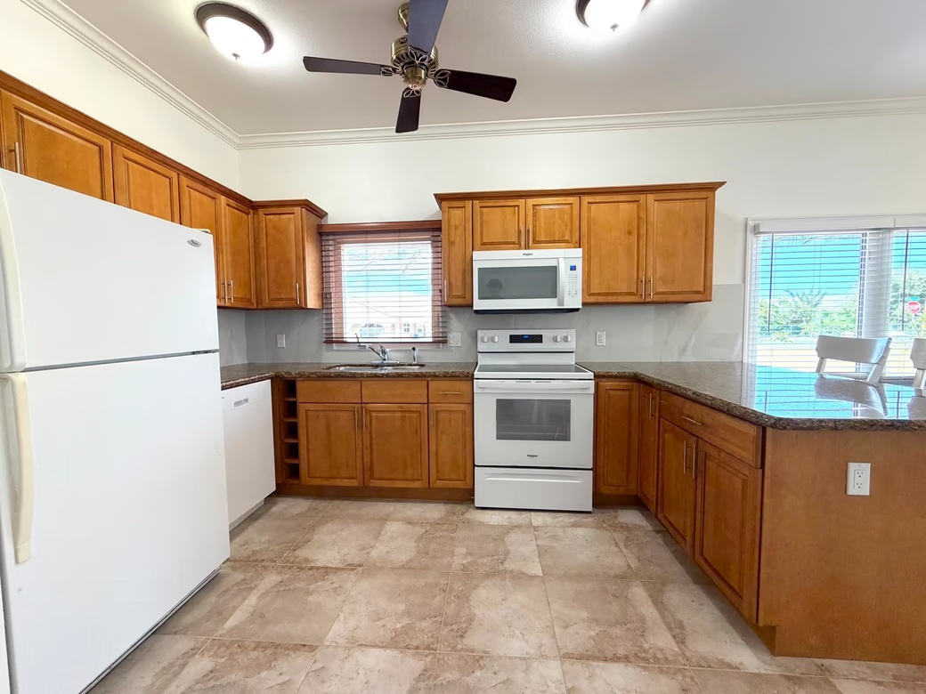 Fully Remodeled 2br Apartment In West Bay