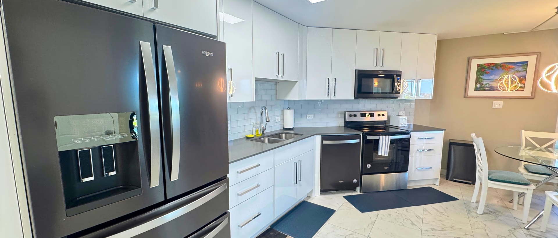 Cayman Reef Renovated 1 Bedroom Beachfront Condo - Short Term