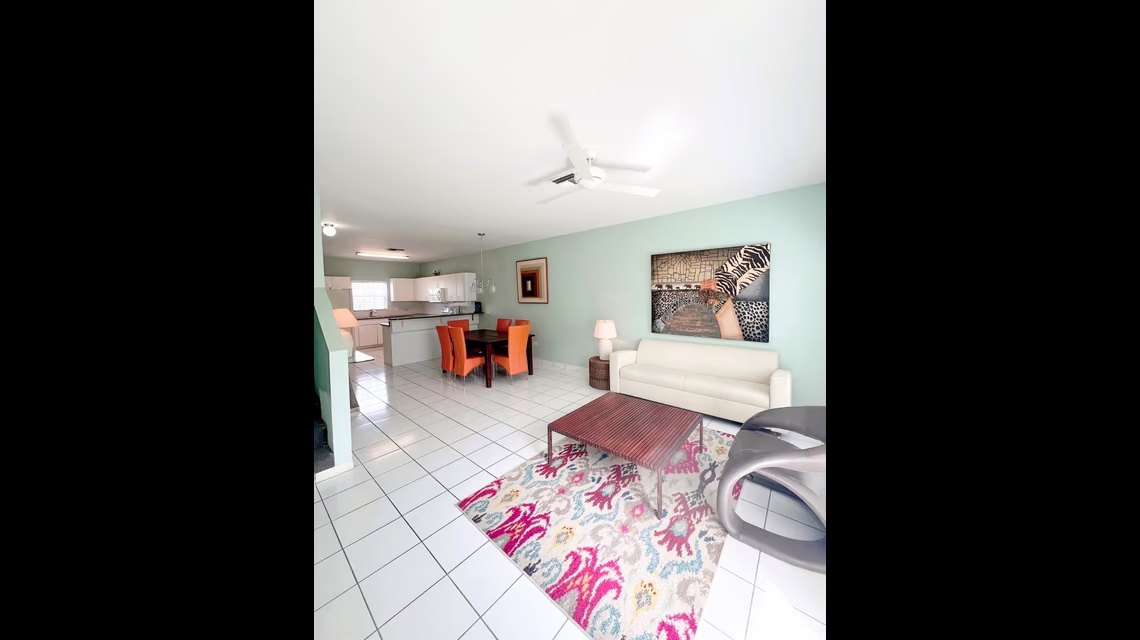 2bed/2bath - Town & Country - Smith Rd, George Town