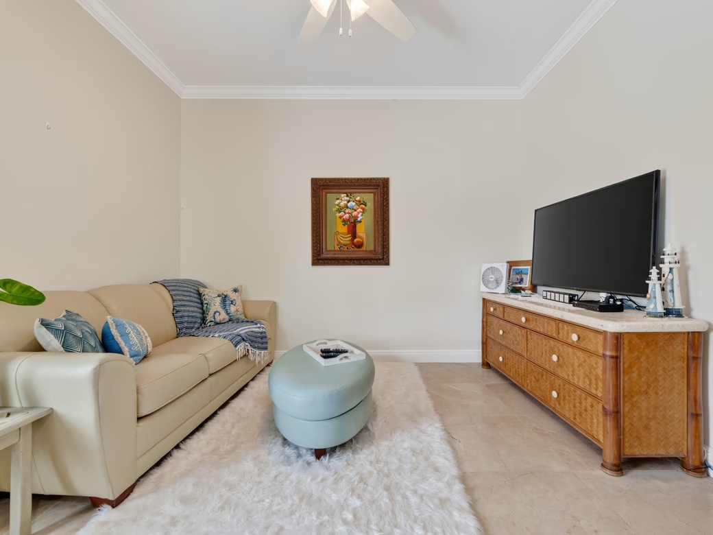 Savannah Newlands Family Home With Pool, Outside Bar & Income - Generating Guest Suite