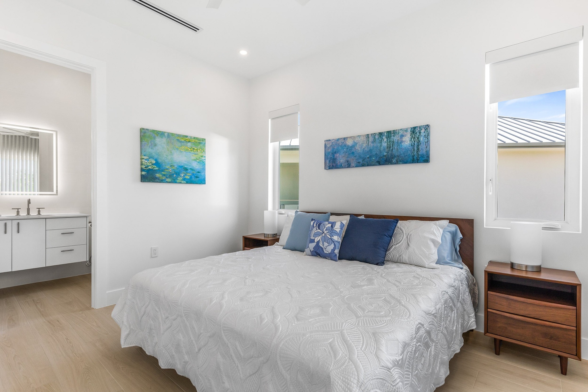 OCEANS 9 VILLA 7 WEST BAY LUXURY BEACHVIEW DETACHED HOME, KY