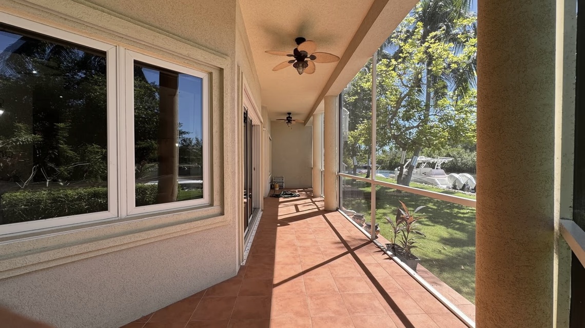 Canal - Front Living - Yacht Club Villas
