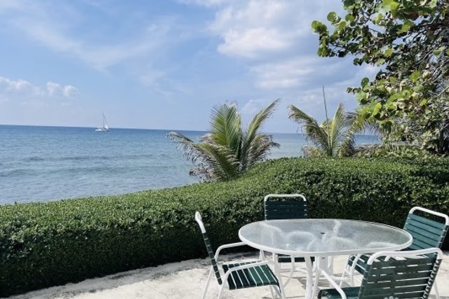 Sand Cay Beach Side Condo South Sound 2 Bed, 1 Bath