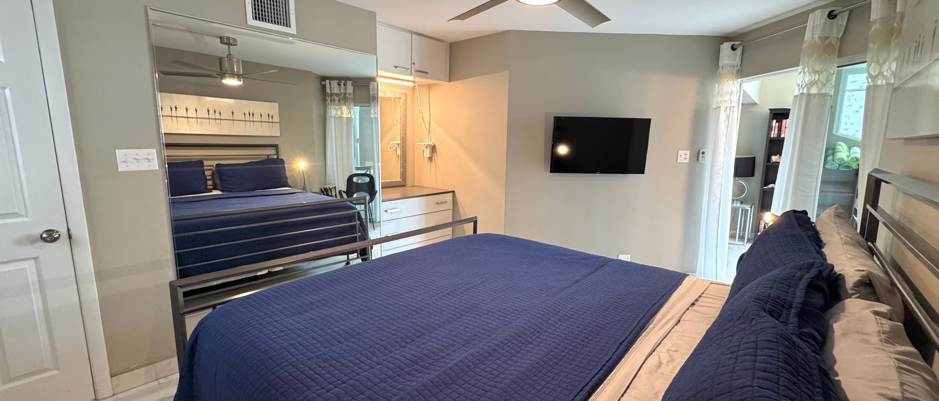 Cayman Reef Renovated 1 Bedroom Beachfront Condo - Short Term