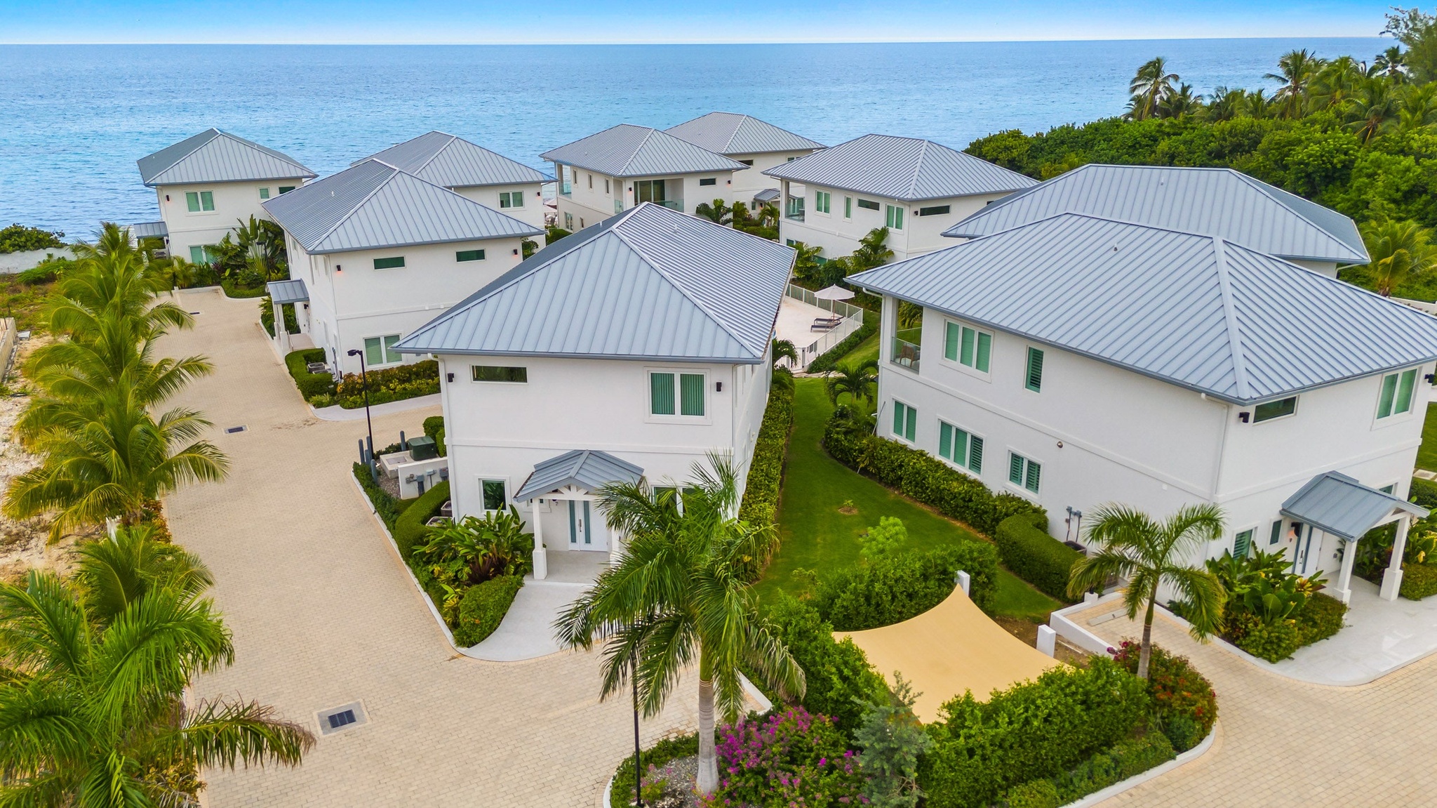 OCEANS 9 VILLA 7 WEST BAY LUXURY BEACHVIEW DETACHED HOME, KY