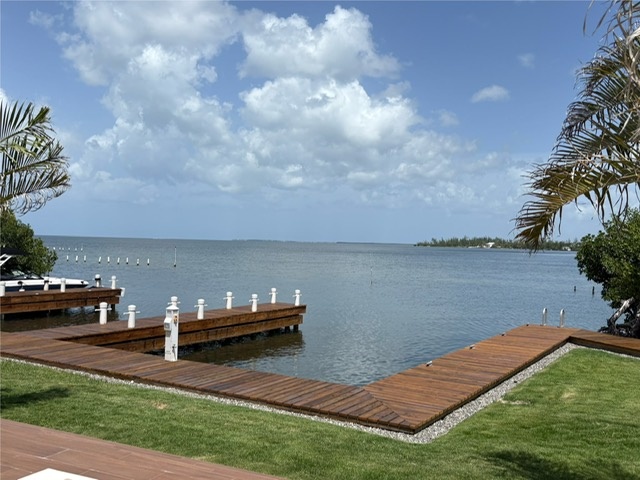 Ocean Crest 1 Bedroom Rental With Boat Dock