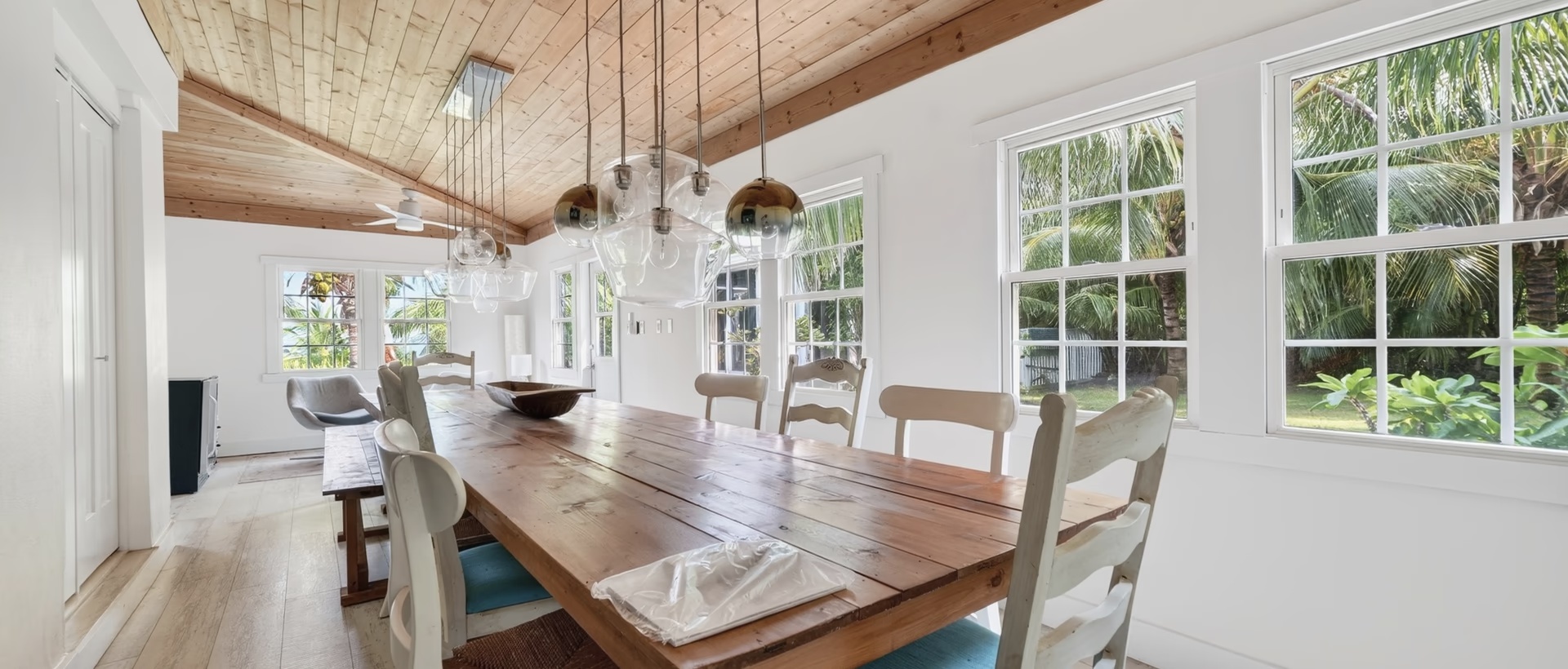 4 Bed Oceanfront Rental In West Bay