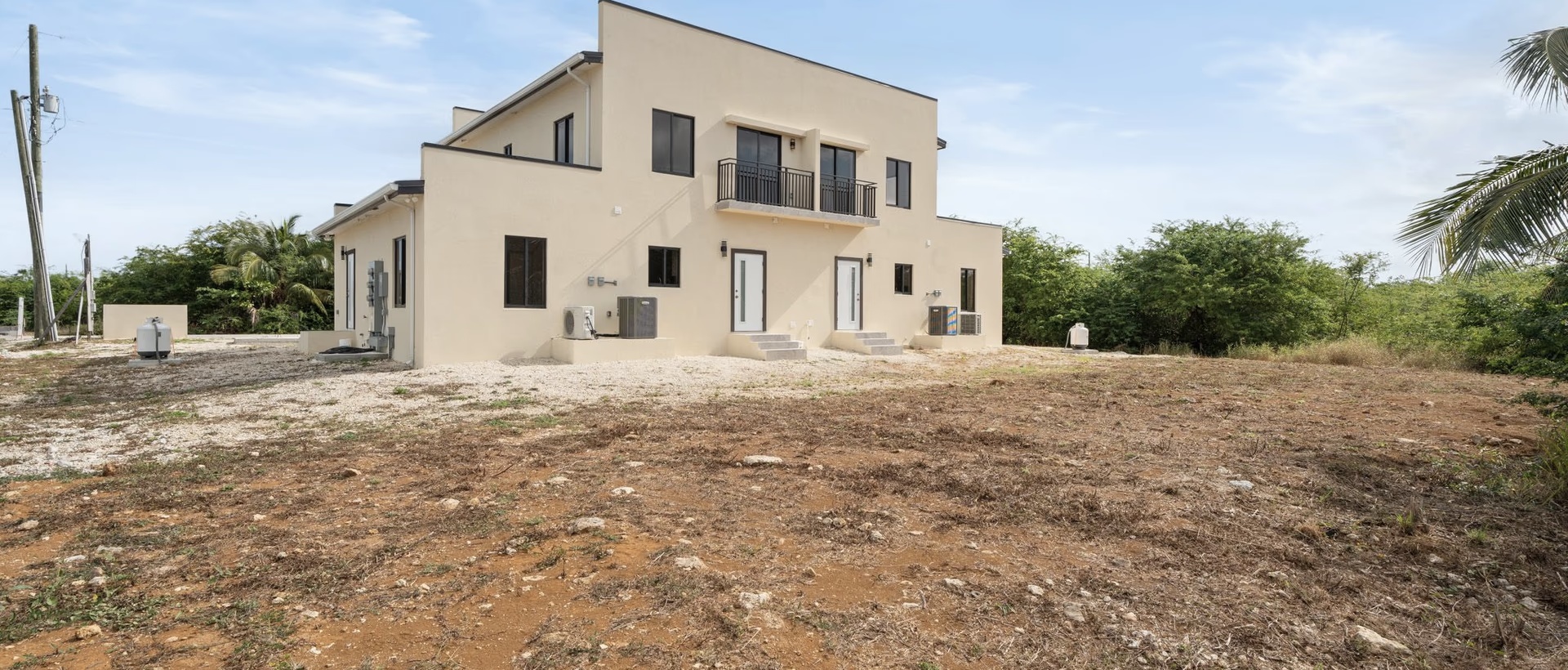 #2 Brand New 3 Bed 3.5 Bath Duplex - Lookout Gardens