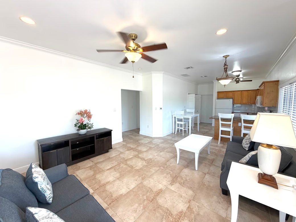 Fully Remodeled 2br Apartment In West Bay