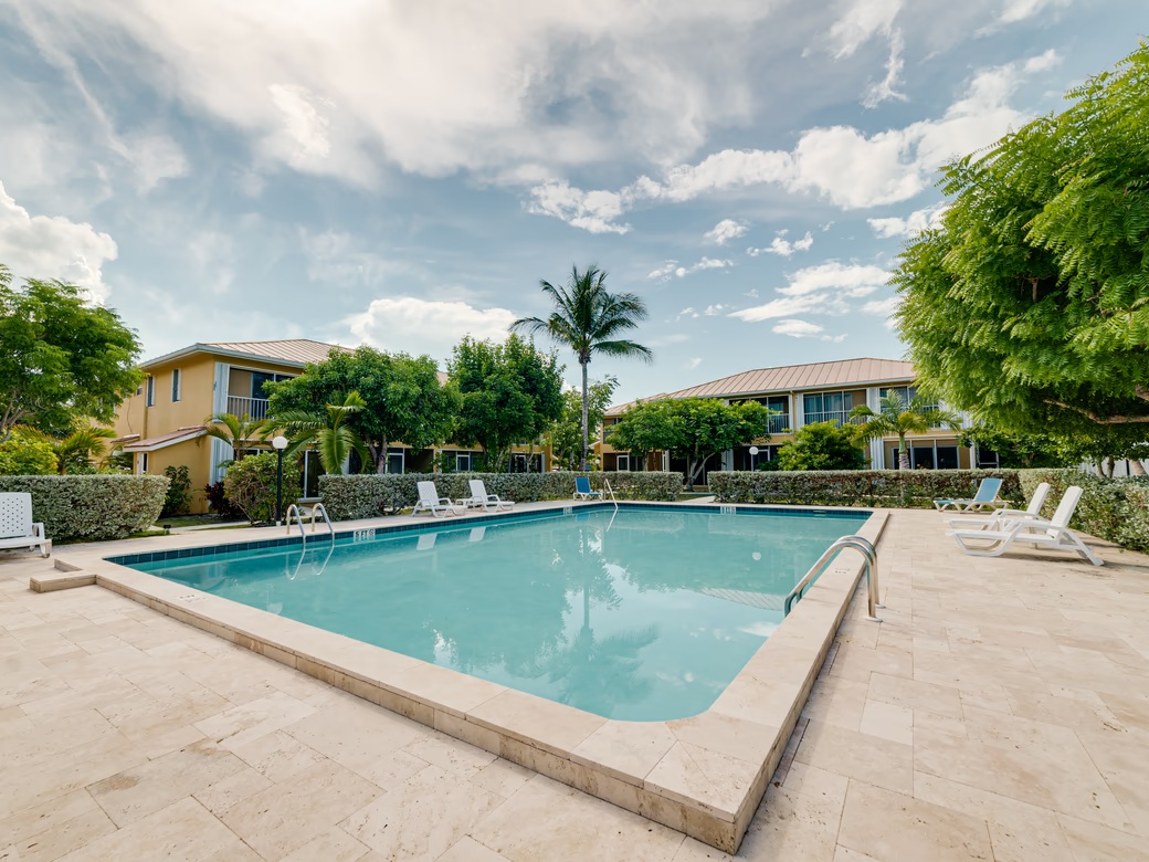 Ocean Club 2bed/2.5bath Condo