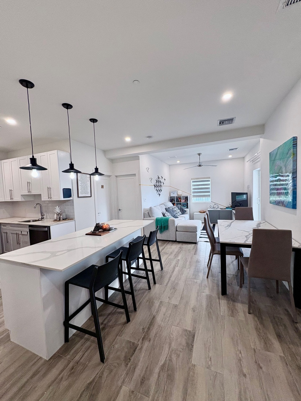 19 NORTH CONDO - 12 MONTH LEASE