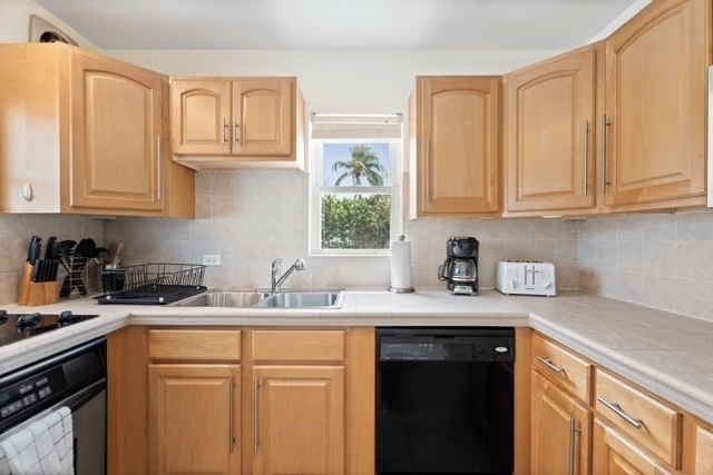 Silver Sands - Rare Opportunity To Long Term Let 1st Oct