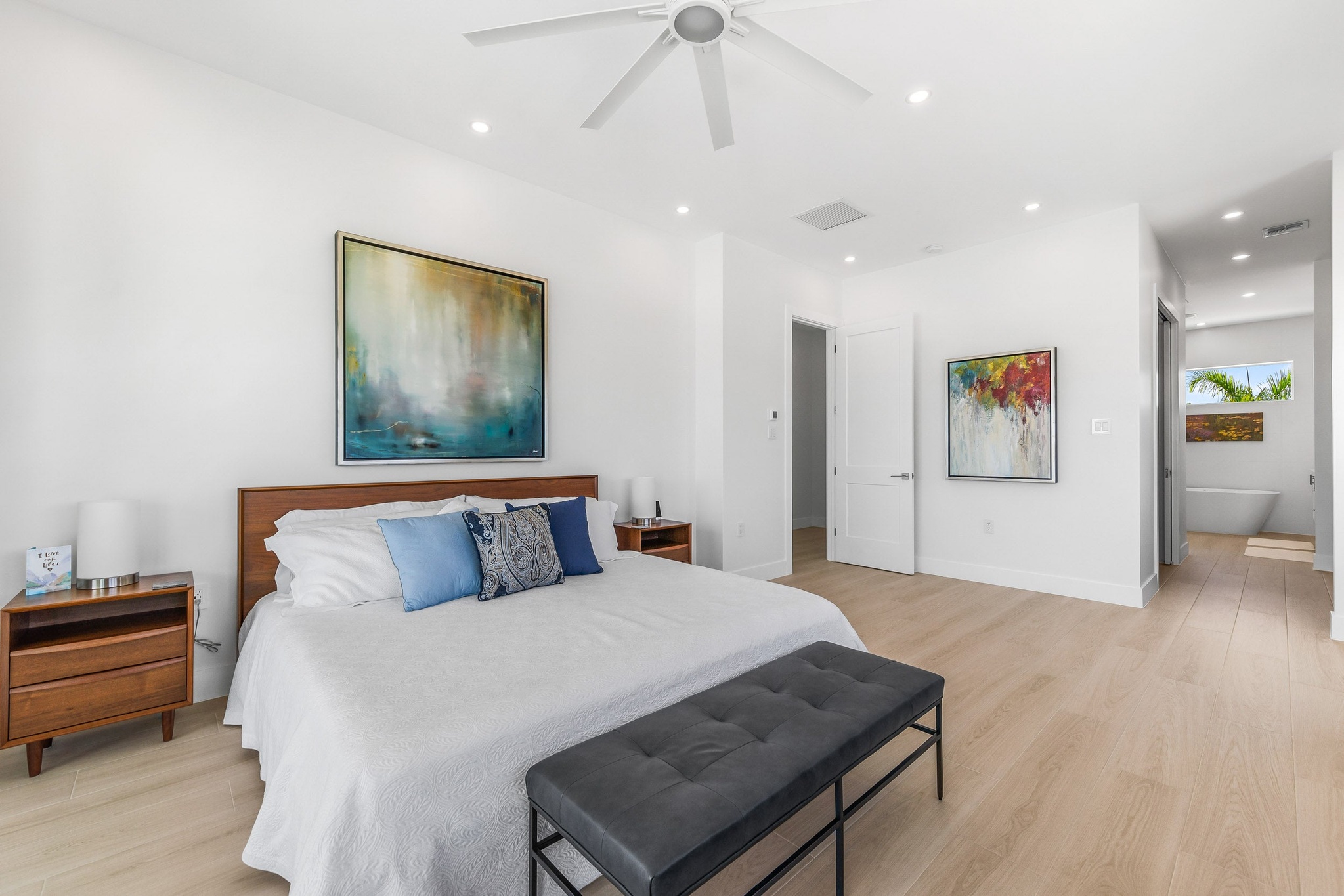 OCEANS 9 VILLA 7 WEST BAY LUXURY BEACHVIEW DETACHED HOME, KY