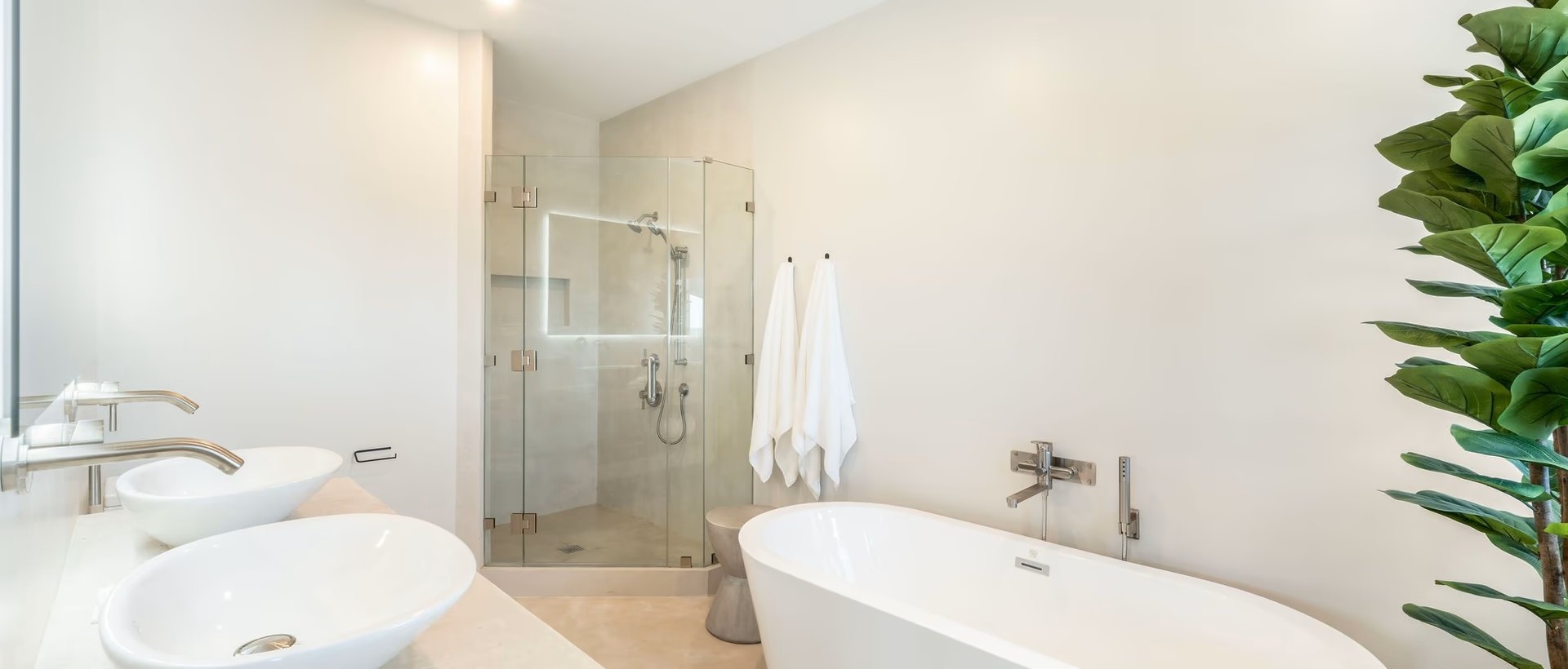 5 Bed Beach Front Estate - Halcyon Point