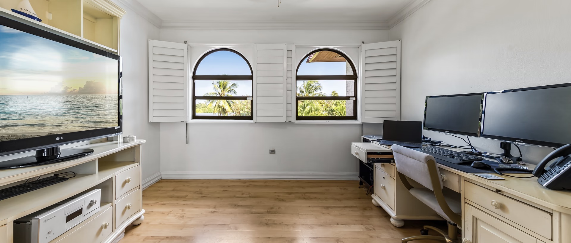 Lime Tree Bay Unique 4 Bed, 3.5 Bath With Water View