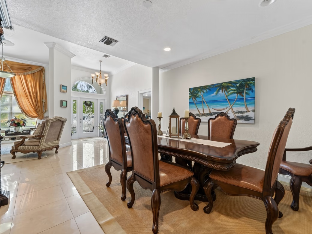 Savannah Newlands Family Home With Pool, Outside Bar & Income - Generating Guest Suite