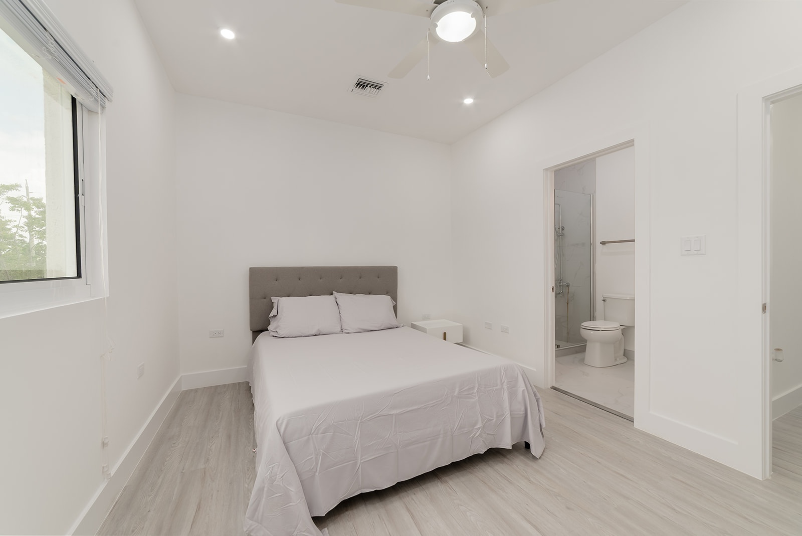 2 Bed 3 Bath Yarl