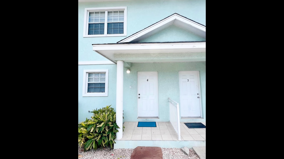 2bed/2bath - Town & Country - Smith Rd, George Town