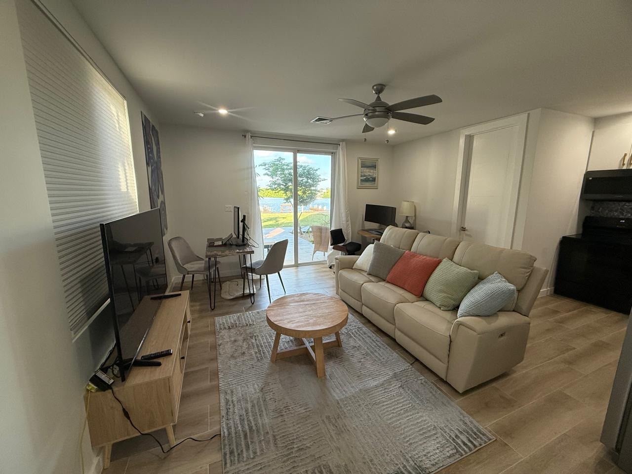 Ocean Crest 1 Bedroom Rental With Boat Dock