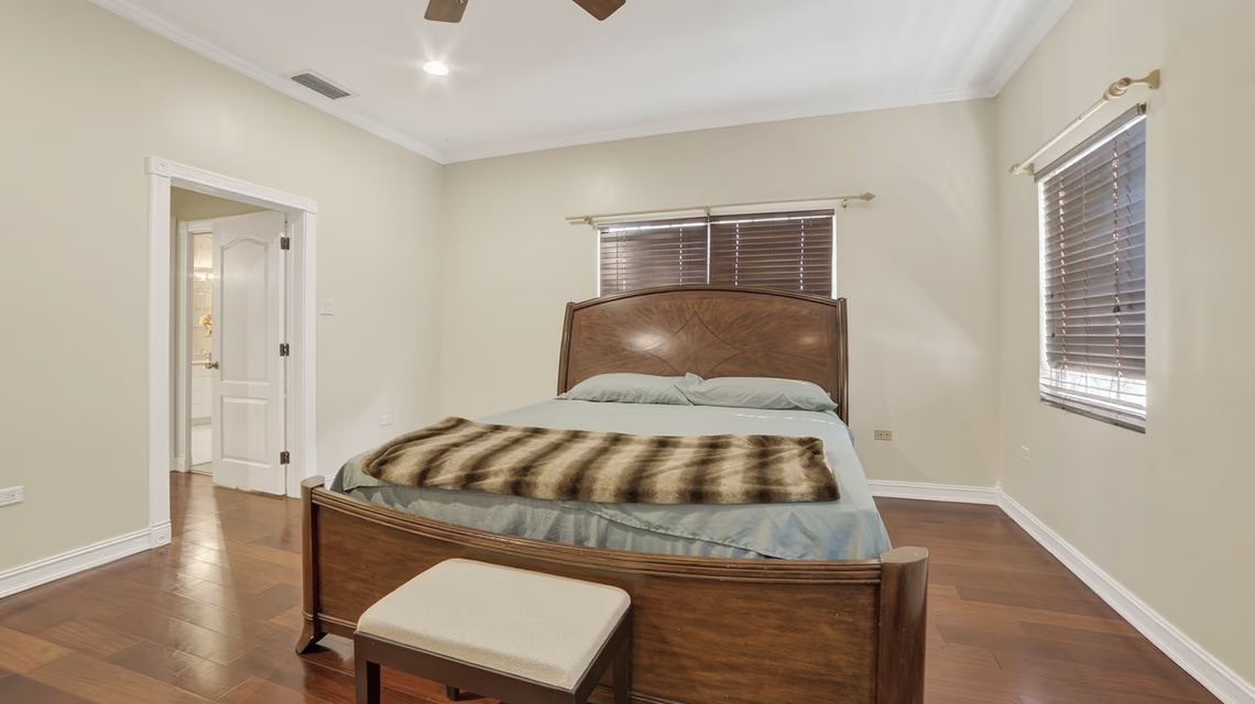 Savannah | Single Family Home W/ Den And Large Yard - Available November 5th