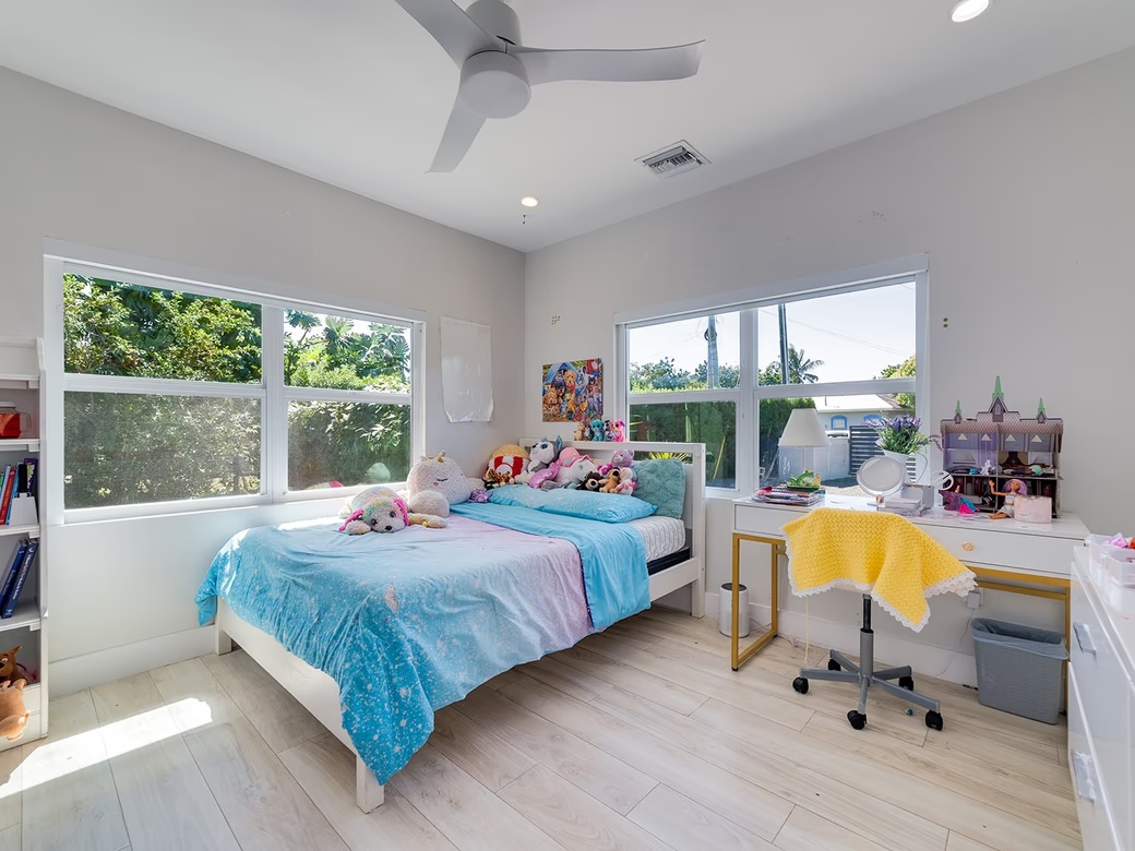 Elevated, 6-bedroom Single Family Home On A Massive Parcel