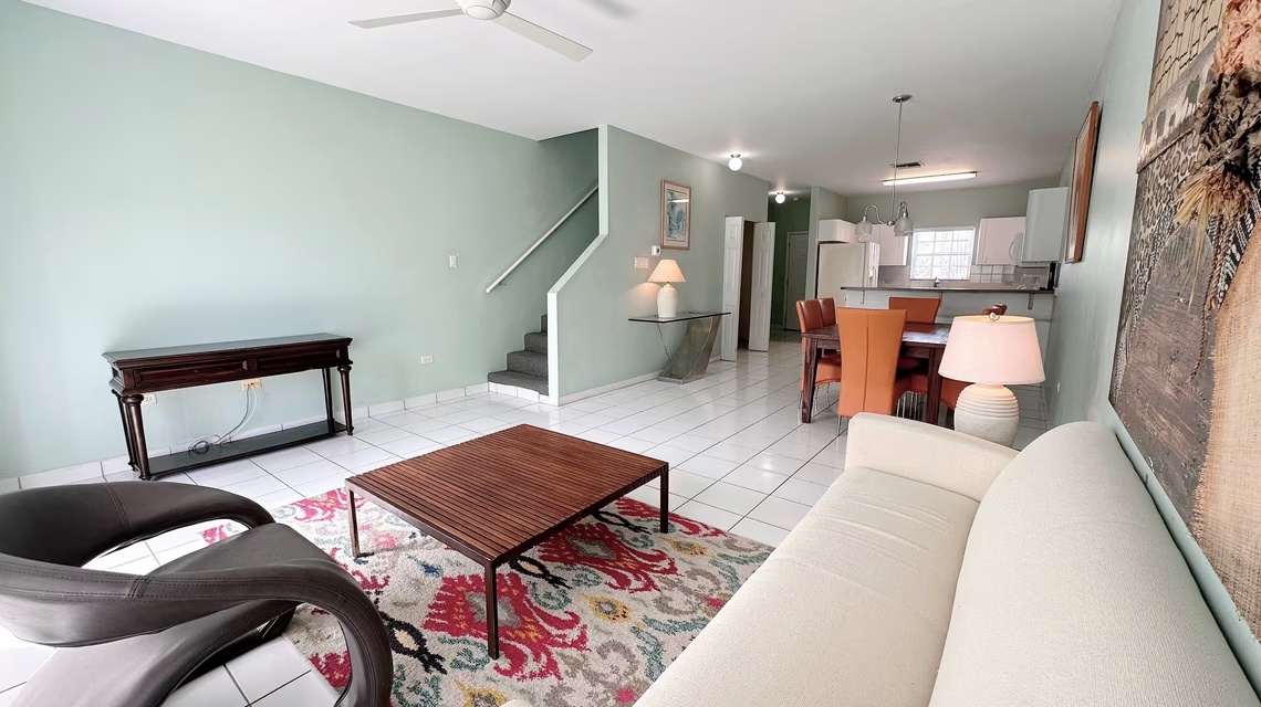 2bed/2bath - Town & Country - Smith Rd, George Town