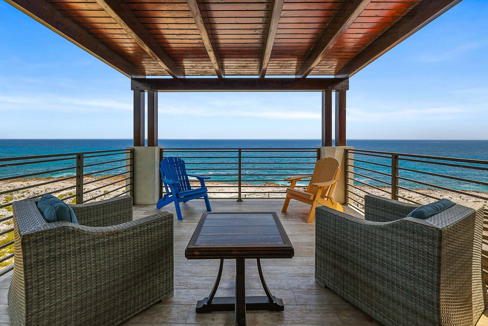 BELLA VISTA-LUXURY PANORAMIC OCEANFRONT 5 BEDROOM ESTATE, KY