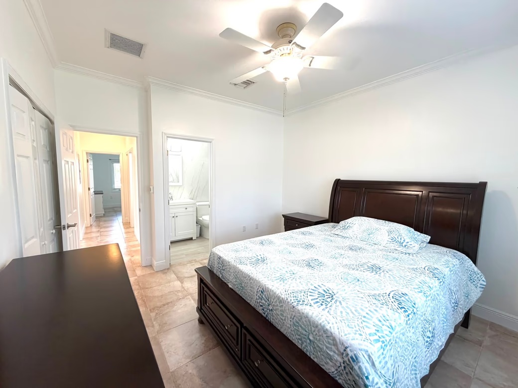 Fully Remodeled 2br Apartment In West Bay